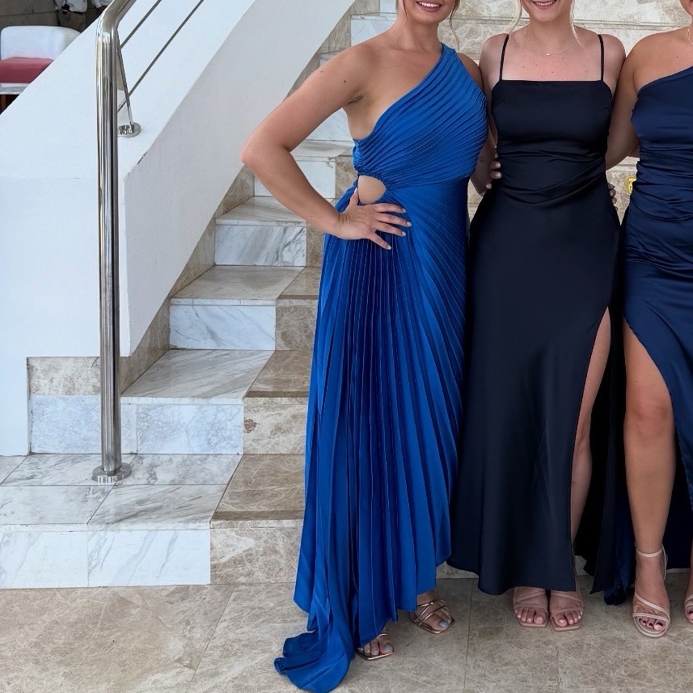 Elegant Blue One-Shoulder Dress SIZE M